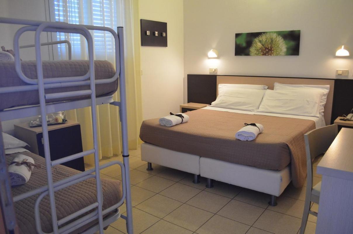 Hotel Europa Milano Marittima Szoba fotó